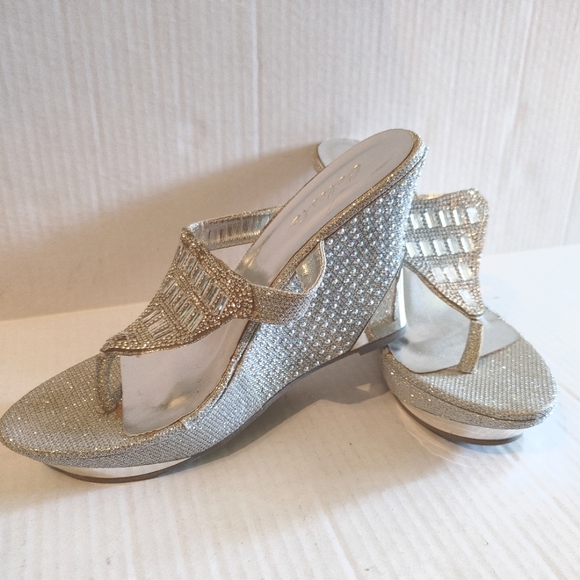 Celeste Rhinestone Jeweled Wedge Thong Sandals Size 8 - Picture 2 of 10